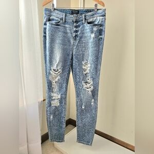 Judy Blue Light Blue Distressed Jeans